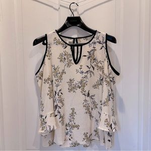 *New with tags* Maurices cold shoulder floral blouse